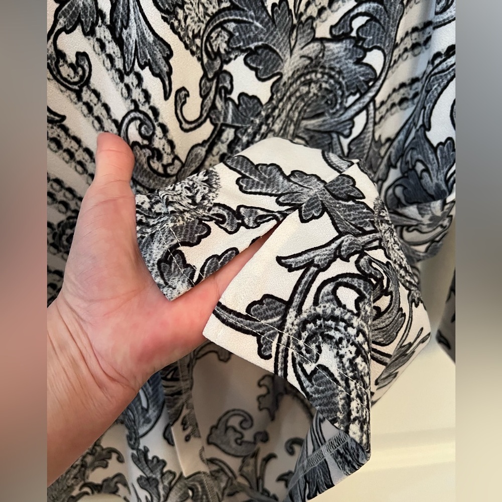 Bob Mackie Wearable Art Floral Long Sleeve Vneck Blouse NWOT Size 2X - Picture 4 of 6